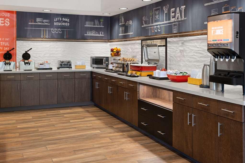 Brooklyn Hampton Inn Cleveland-Airport/Tiedeman Road מסעדה תמונה