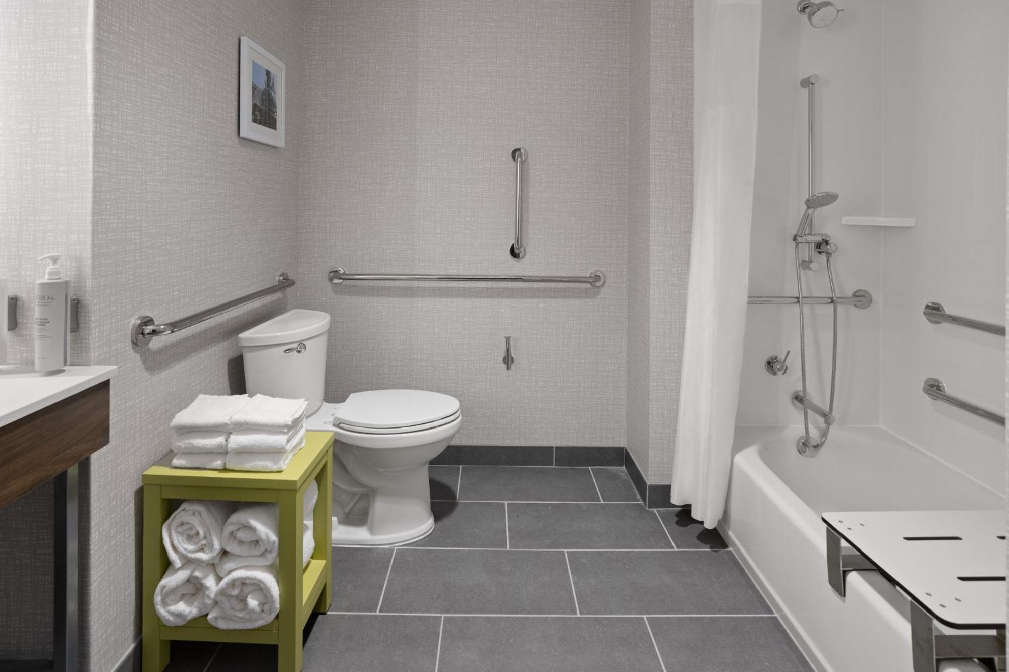 Brooklyn Hampton Inn Cleveland-Airport/Tiedeman Road מראה חיצוני תמונה