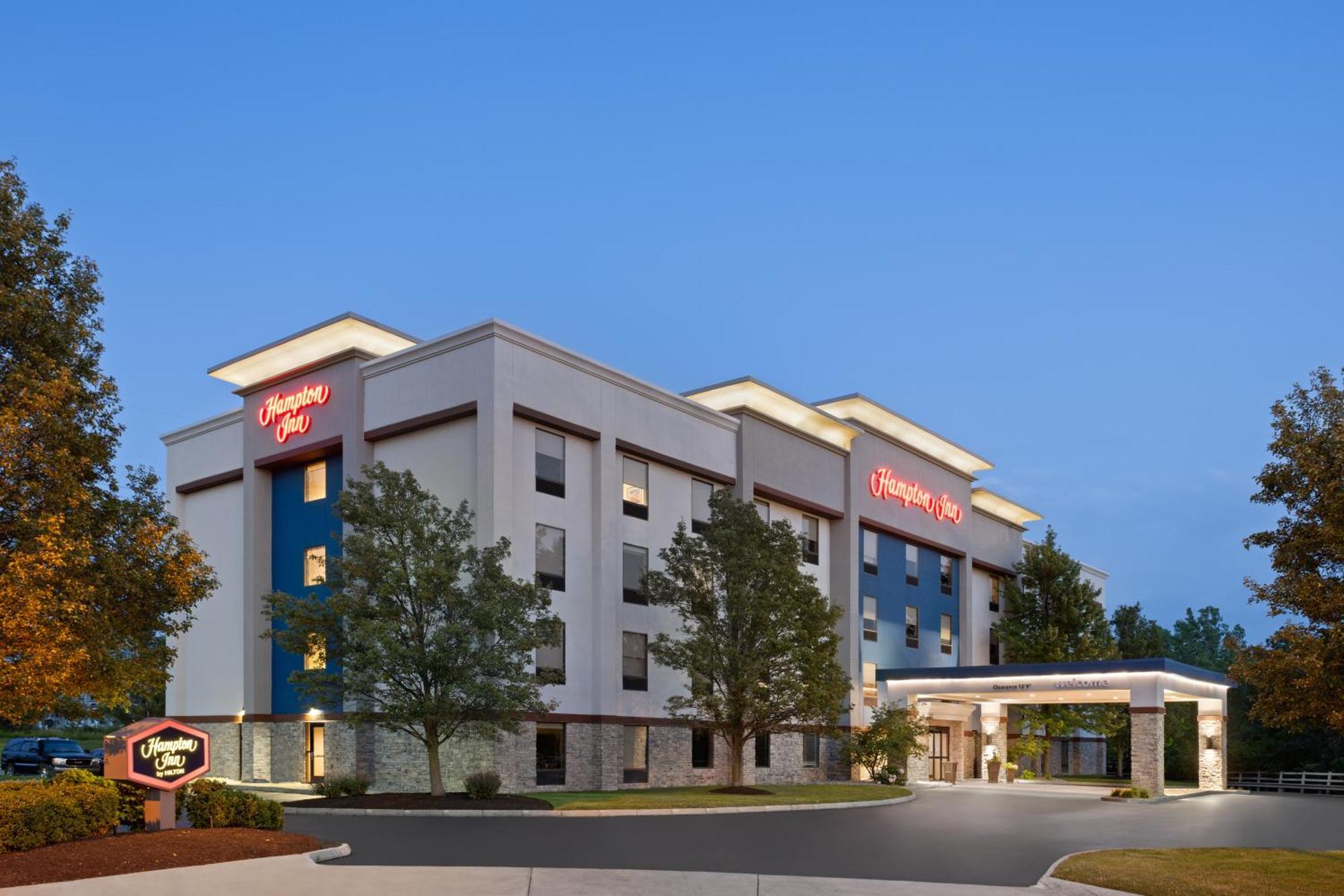 Brooklyn Hampton Inn Cleveland-Airport/Tiedeman Road מראה חיצוני תמונה