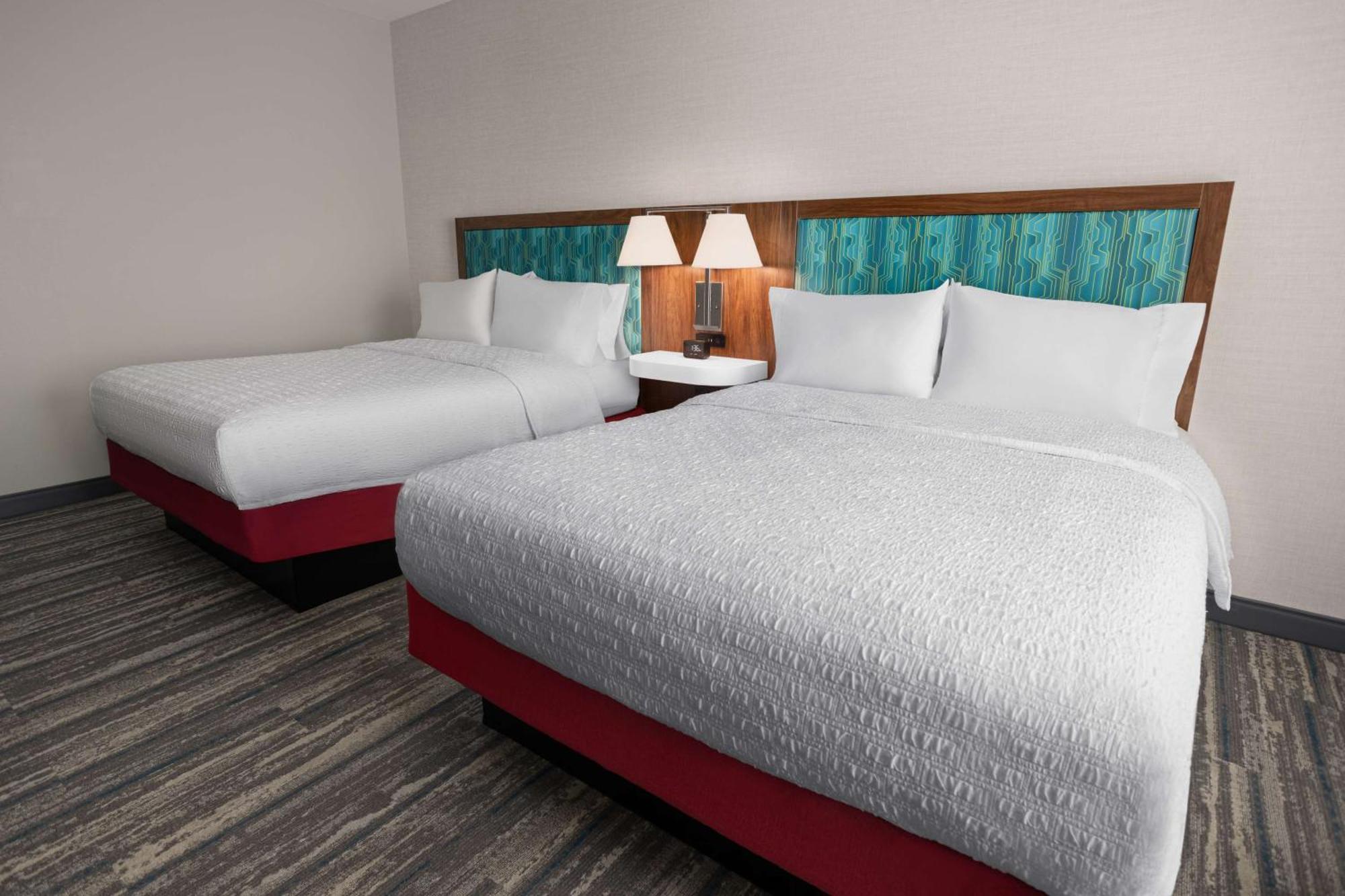 Brooklyn Hampton Inn Cleveland-Airport/Tiedeman Road מראה חיצוני תמונה