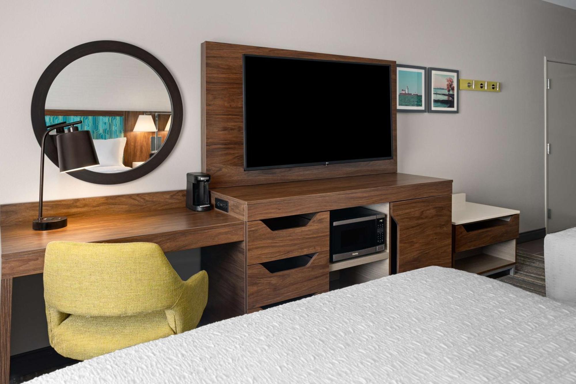 Brooklyn Hampton Inn Cleveland-Airport/Tiedeman Road מראה חיצוני תמונה