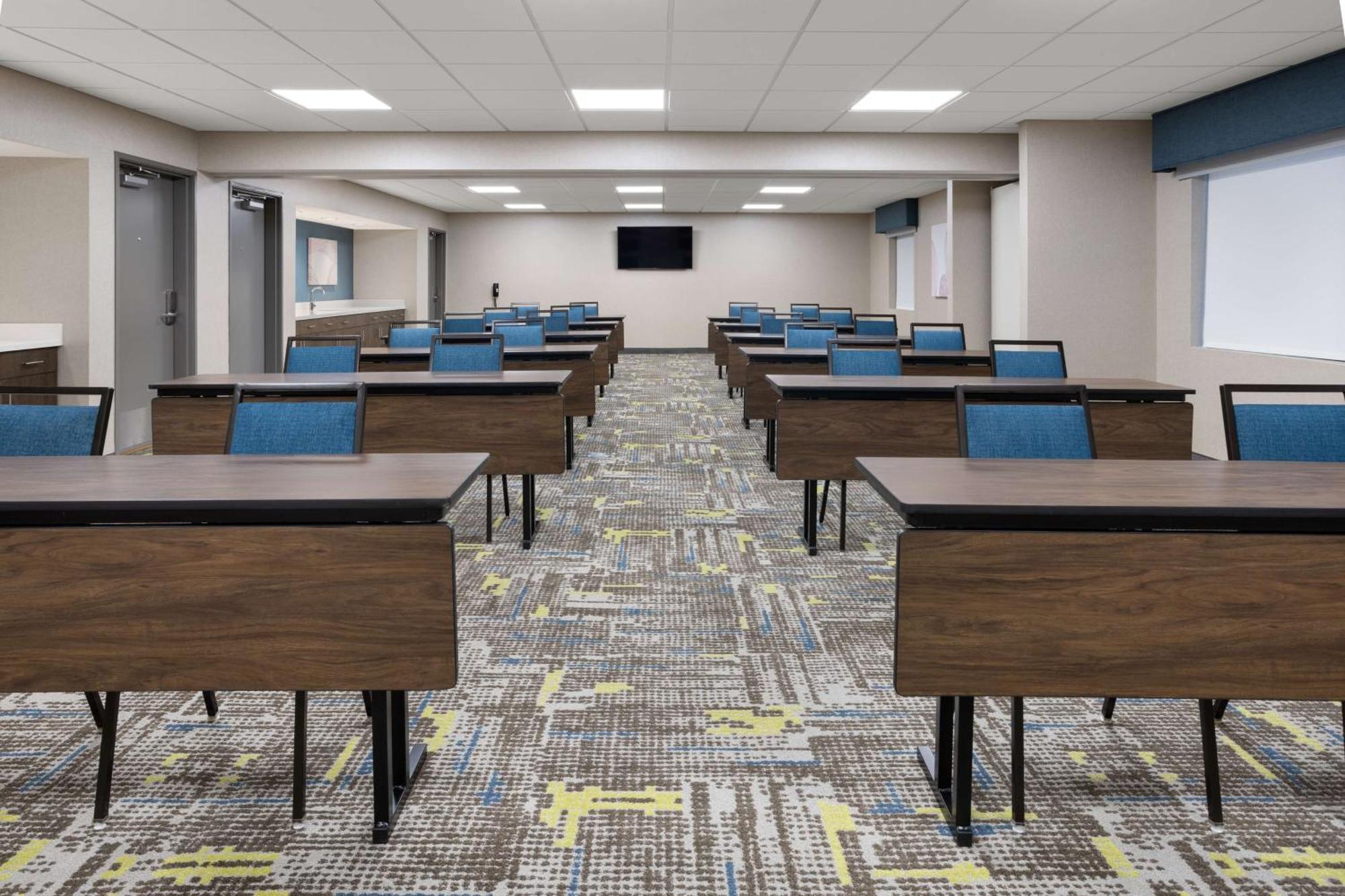 Brooklyn Hampton Inn Cleveland-Airport/Tiedeman Road מראה חיצוני תמונה