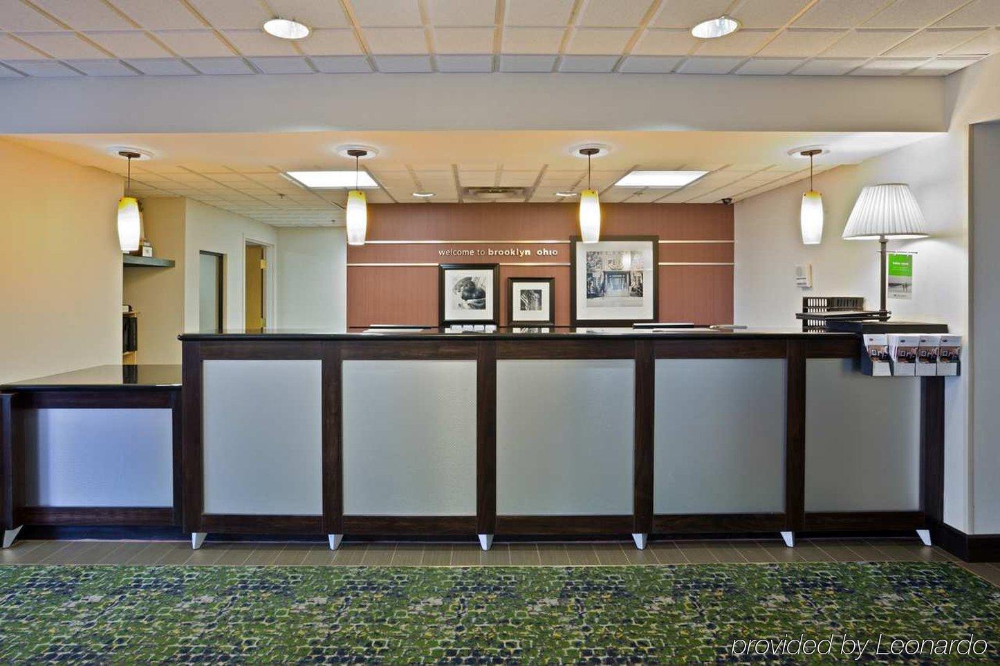 Brooklyn Hampton Inn Cleveland-Airport/Tiedeman Road מראה פנימי תמונה