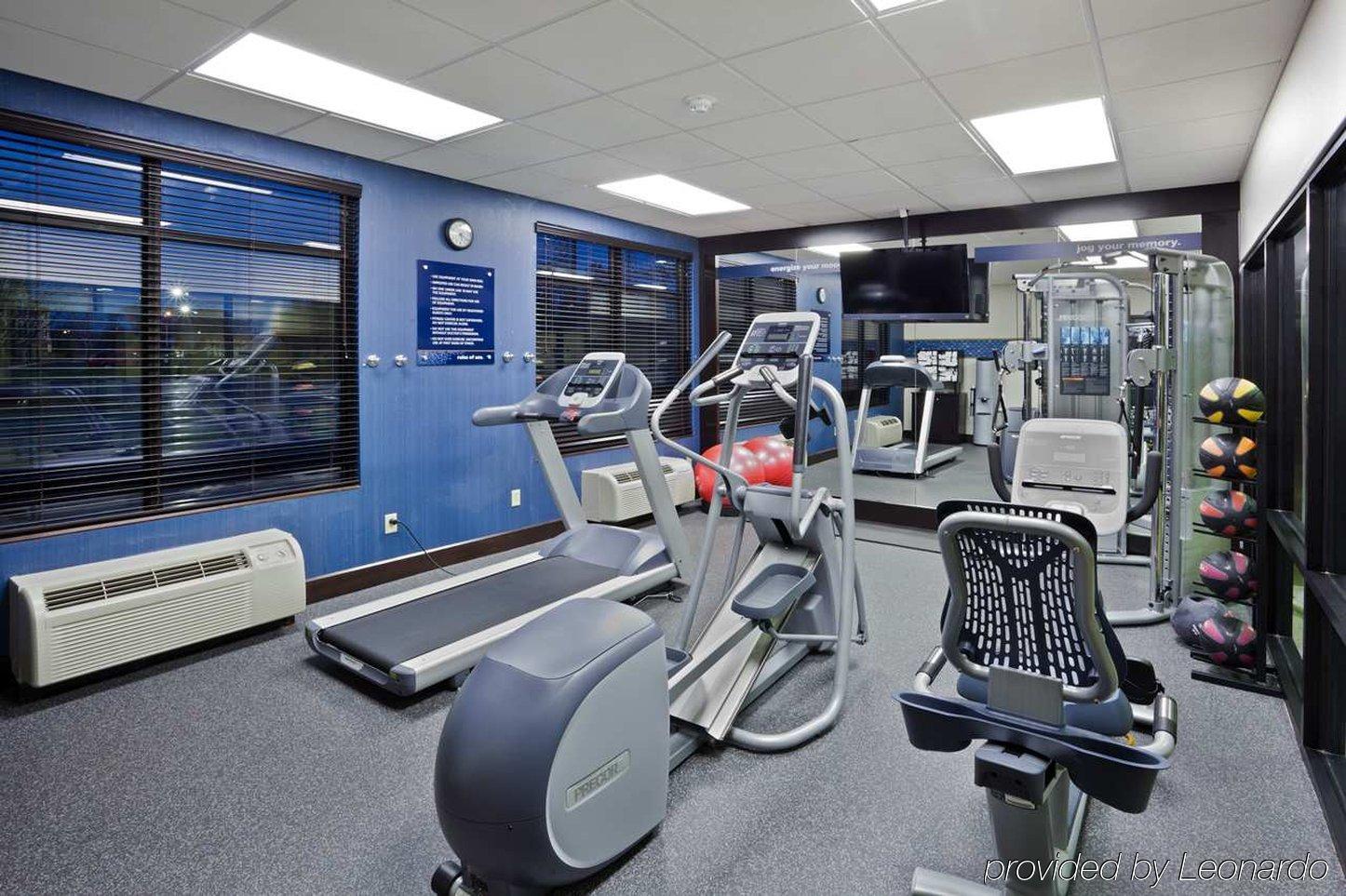 Brooklyn Hampton Inn Cleveland-Airport/Tiedeman Road מתקנים תמונה
