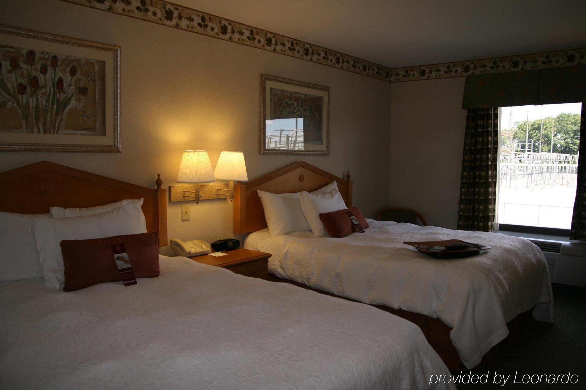 Brooklyn Hampton Inn Cleveland-Airport/Tiedeman Road חדר תמונה