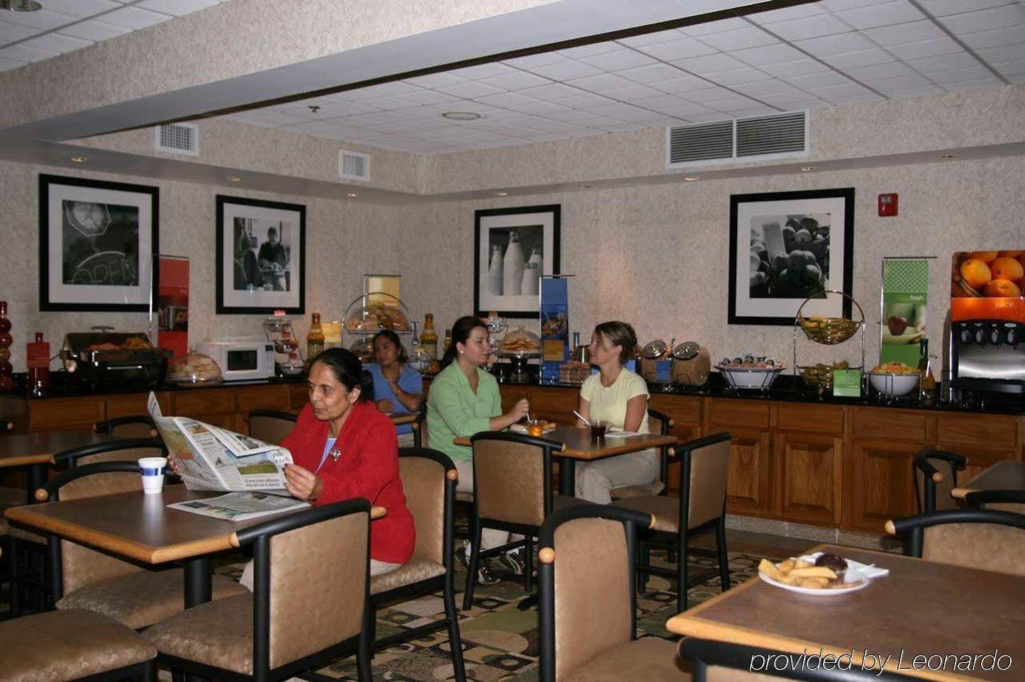 Brooklyn Hampton Inn Cleveland-Airport/Tiedeman Road מראה חיצוני תמונה